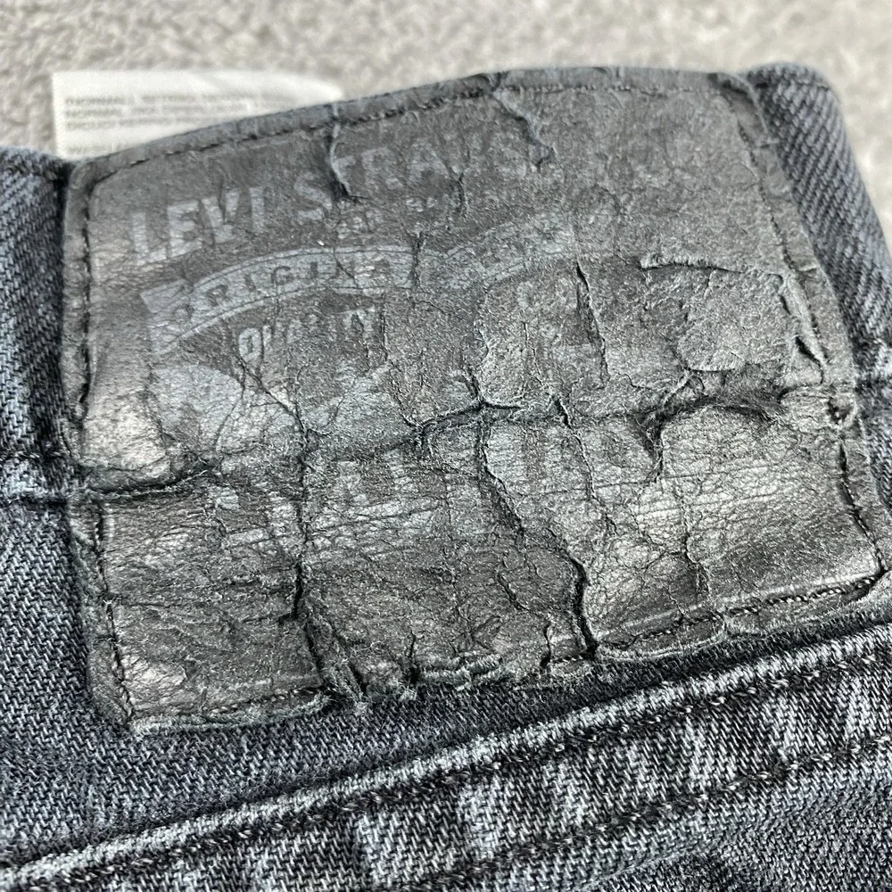 Levis resolve 30